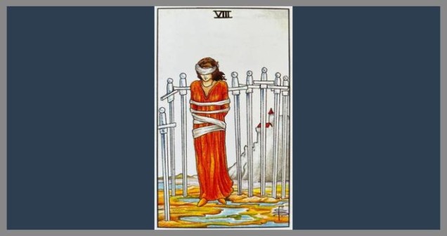 Kılıç Sekizlisi Tarot Aşk, Kariyer ve Para Anlamı